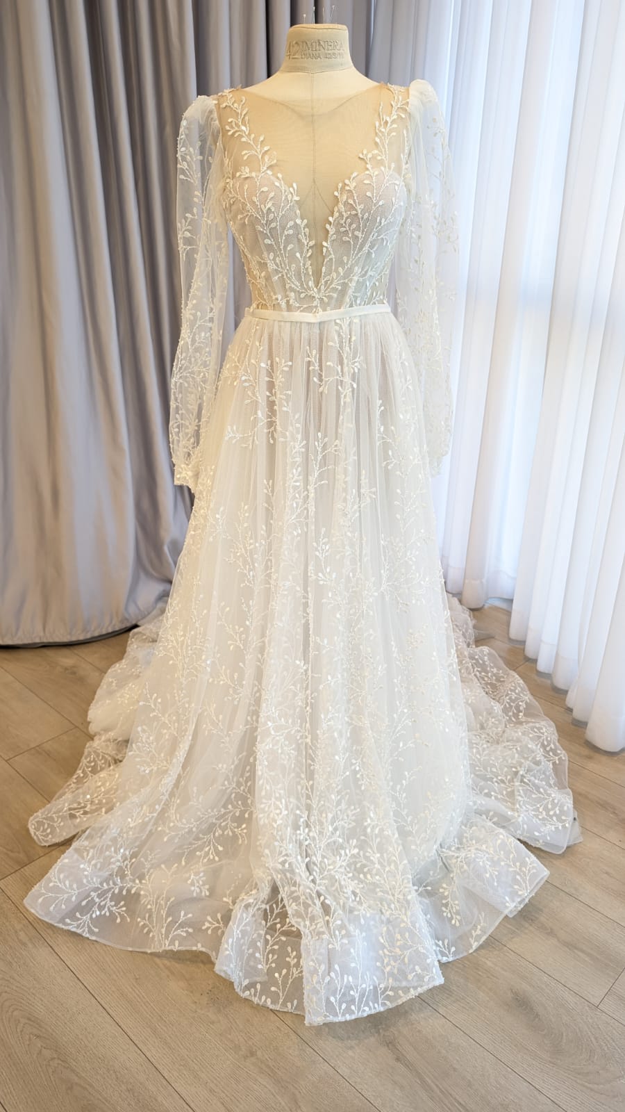 193 סמפל שמלה