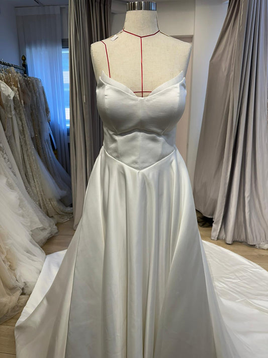 Dress 102 Preloved/Sample