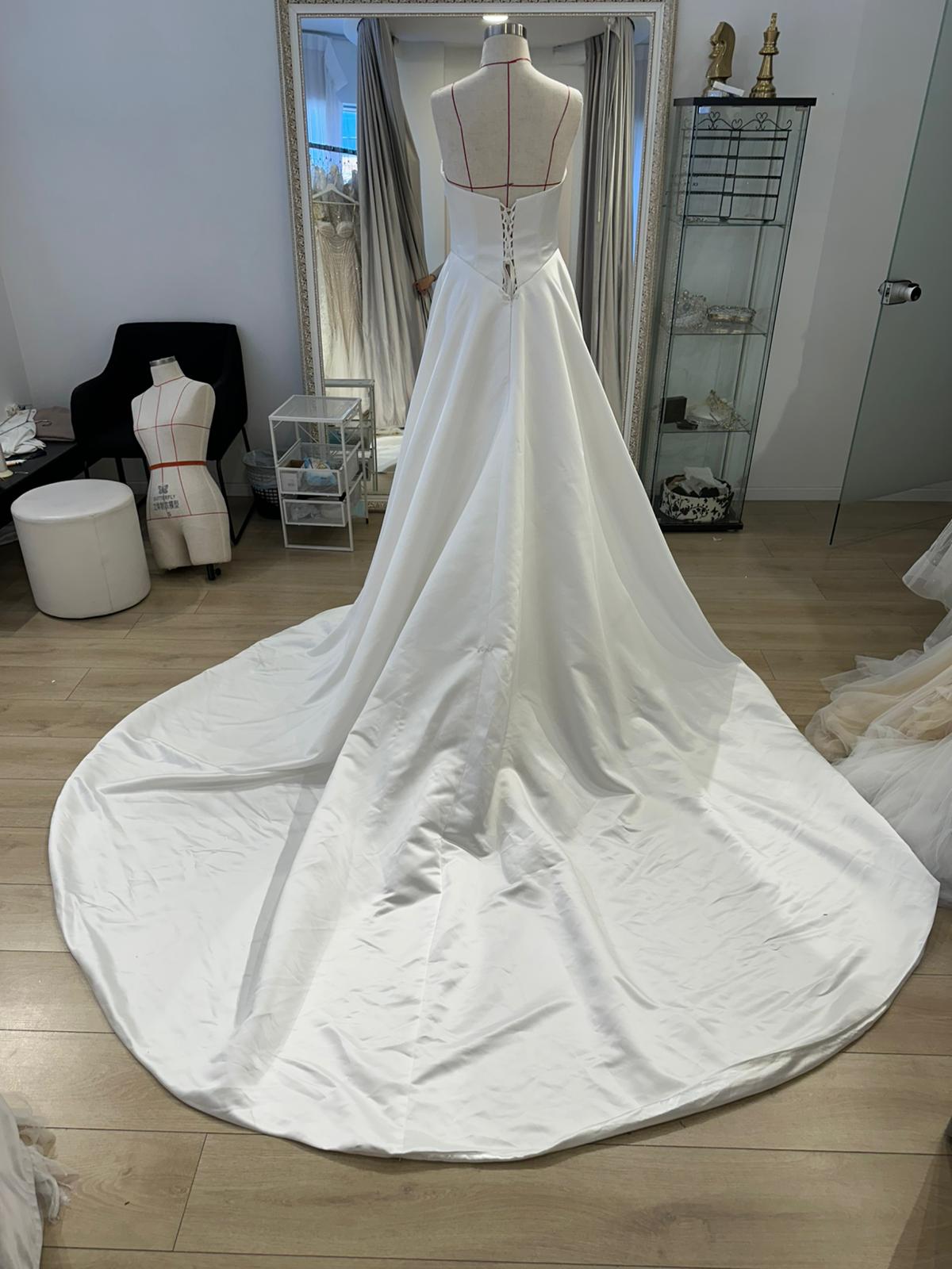 Dress 102 Preloved/Sample