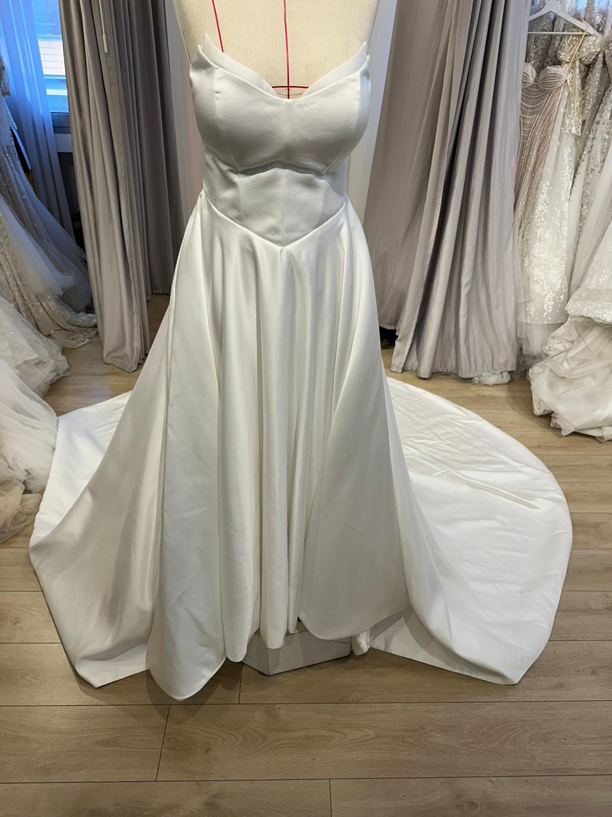 Dress 102 Preloved/Sample