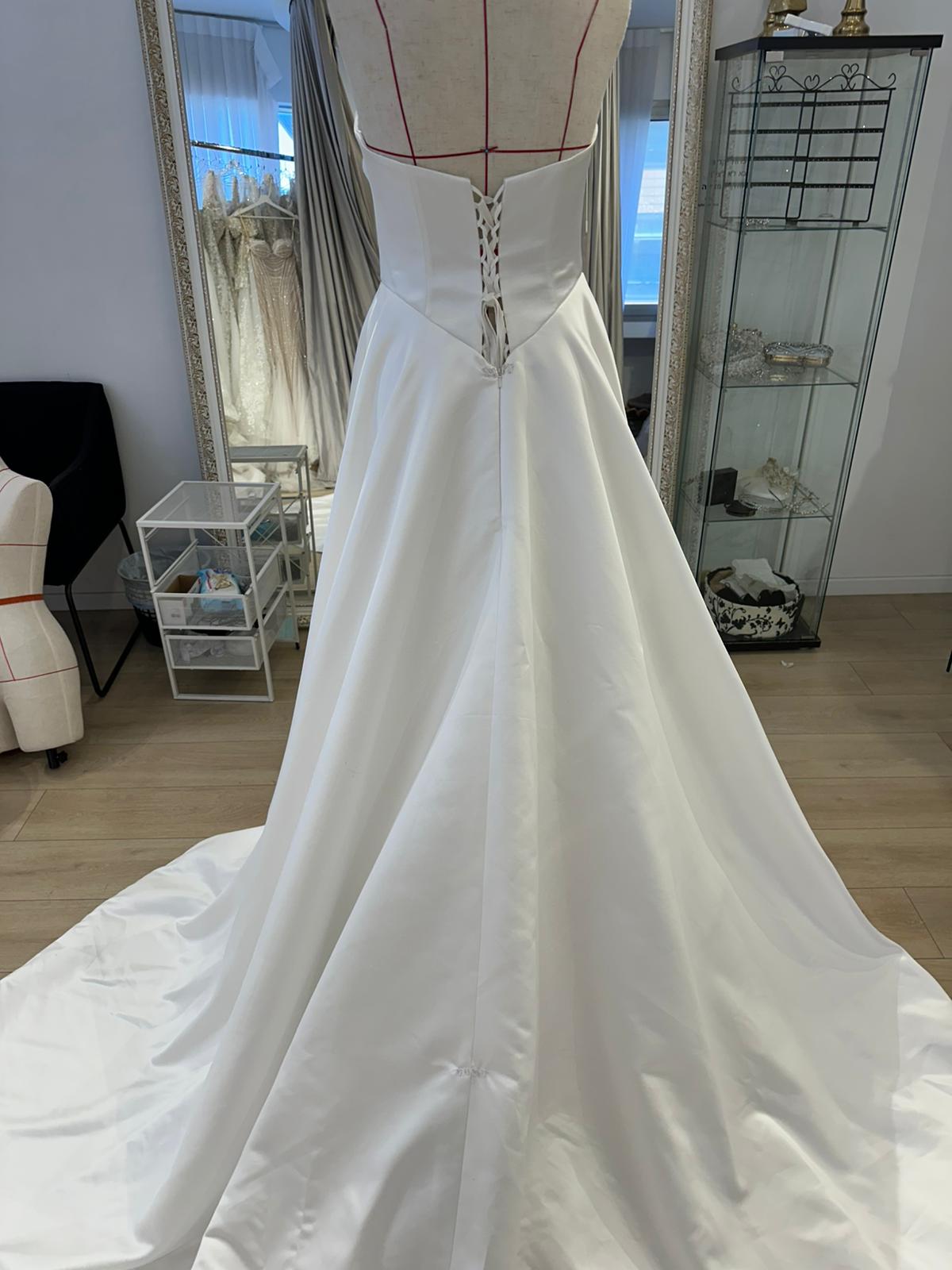 Dress 102 Preloved/Sample